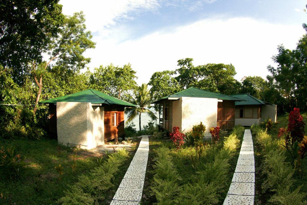 Bunaken Divers Sea Breeze Resort מראה חיצוני תמונה