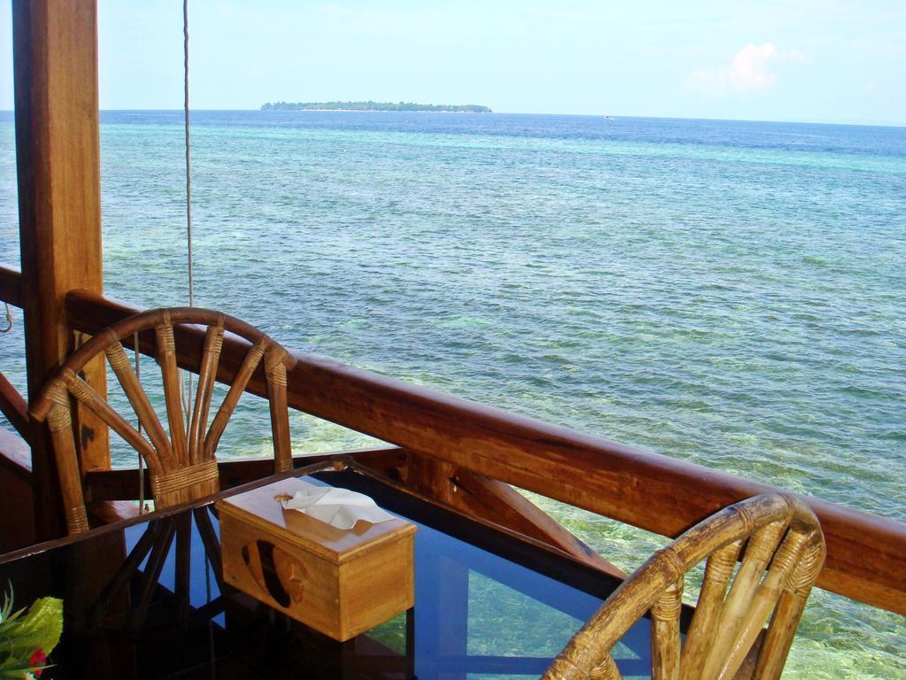 Bunaken Divers Sea Breeze Resort מראה חיצוני תמונה