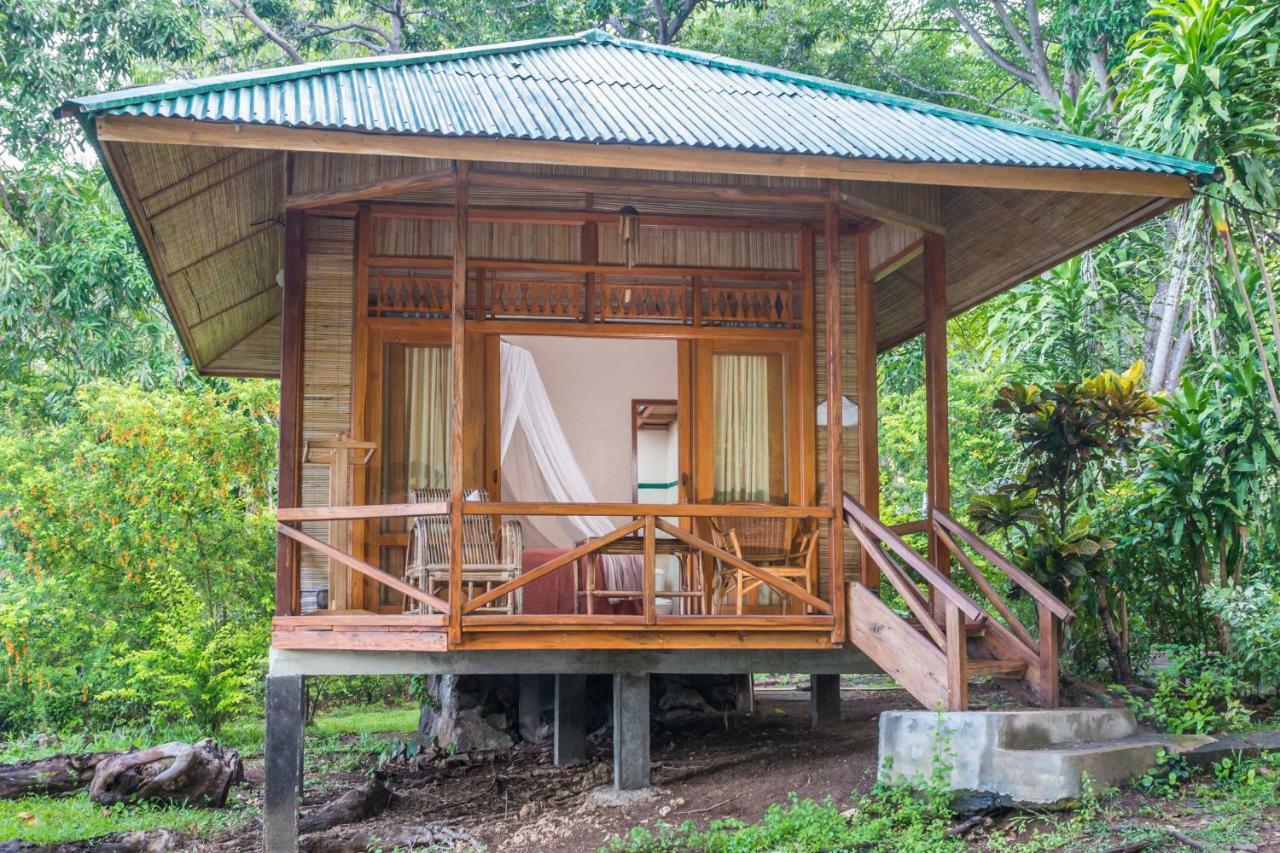 Bunaken Divers Sea Breeze Resort מראה חיצוני תמונה